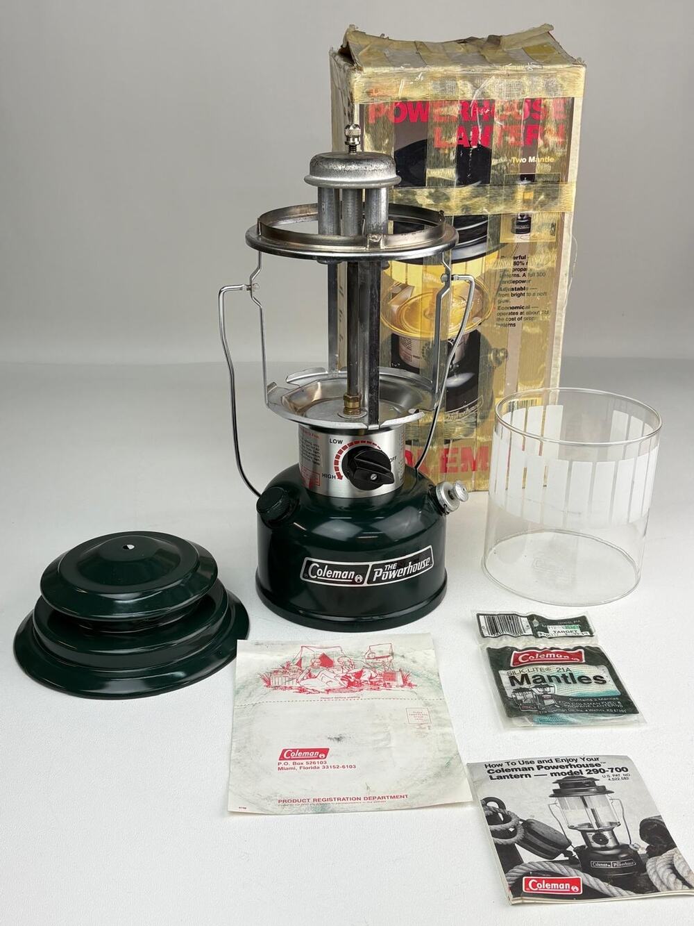 Vintage 1986 Coleman The Powerhouse Lantern Model 290-700 w/ Mantles & Box